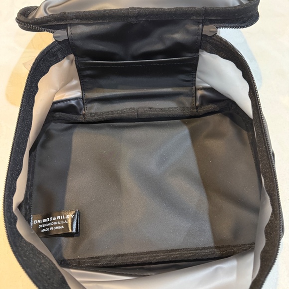 NWT - Briggs & Riley Translucent Essentials Case - Picture 4 of 6